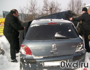 Битый автомобиль Peugeot 307